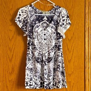 One World Black & White V-Neck Blouse